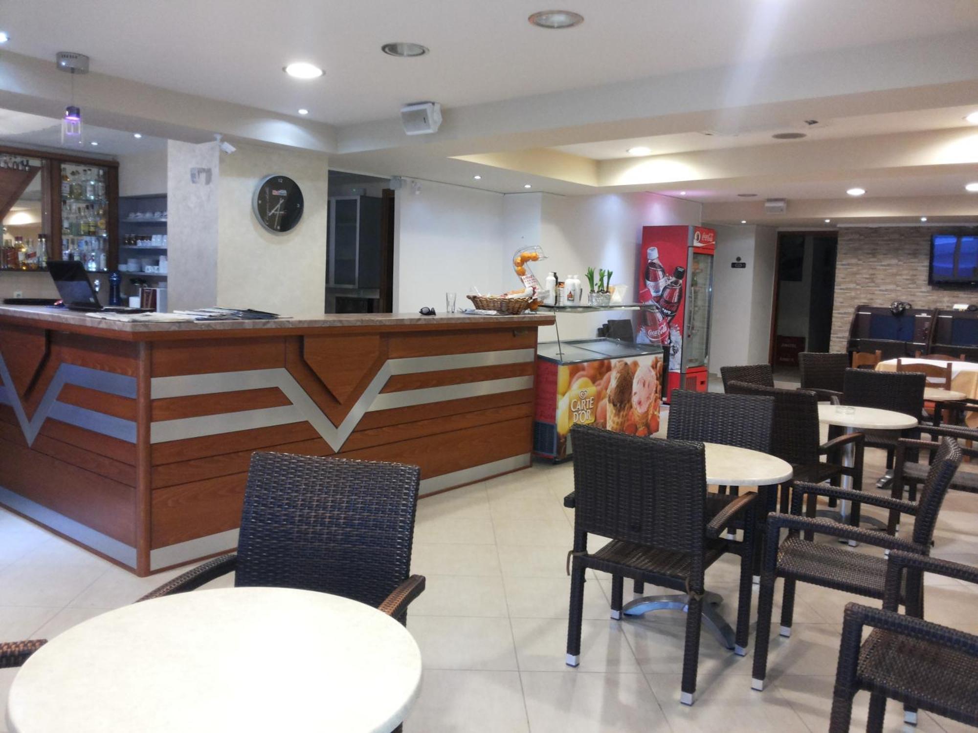 San Georgio Hotel Tsoútsouros Buitenkant foto