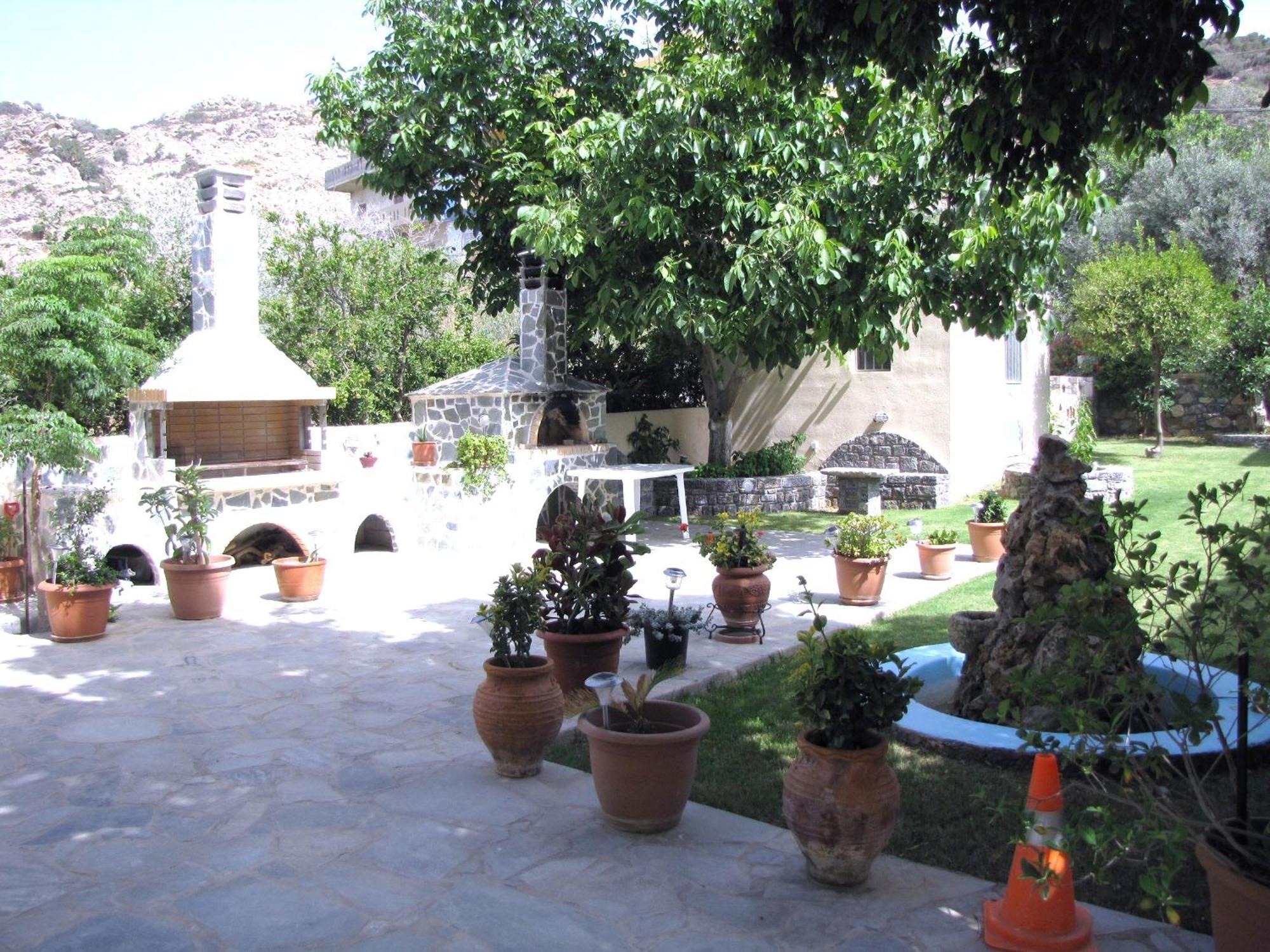 San Georgio Hotel Tsoútsouros Buitenkant foto